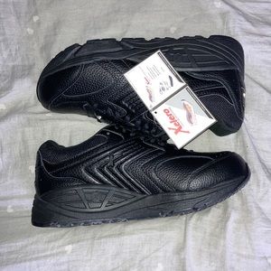 Xelero Men’s Matrix Leather Tennis Shoes